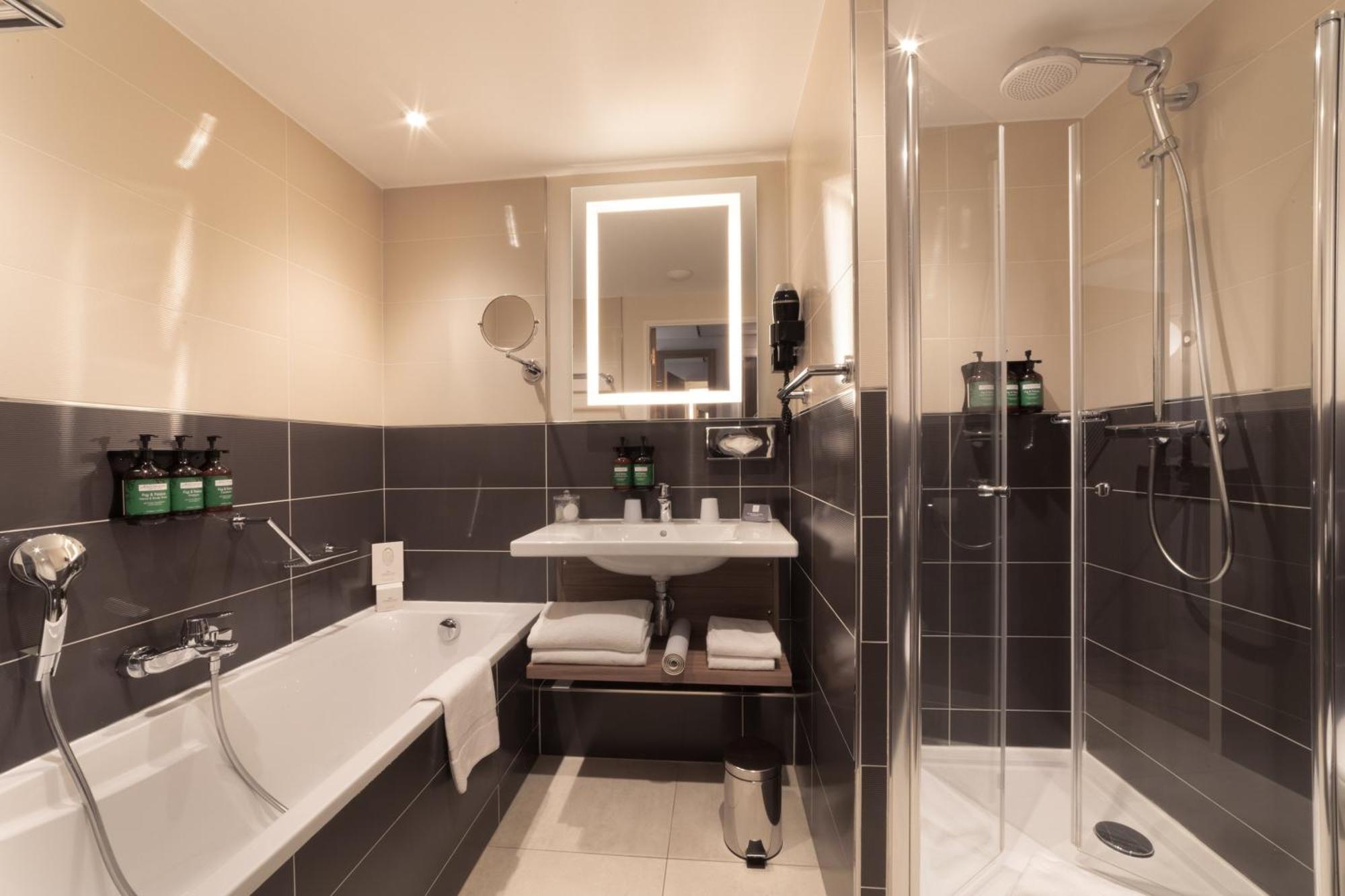 Junior King Suite